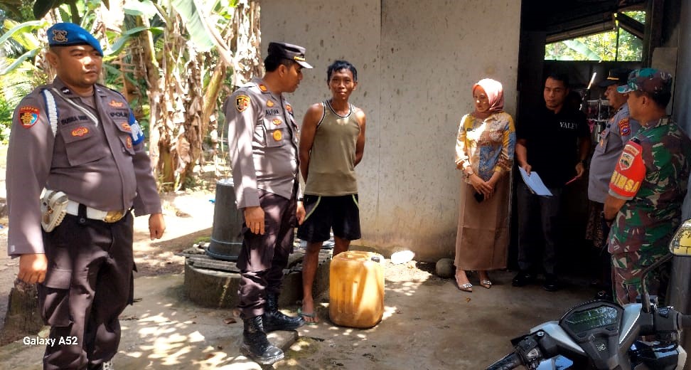 Gelar Operasi Pekat, Forkopimca Kinali Pasaman Barat Amankan 2 Jerigen Miras Jenis Tuak
