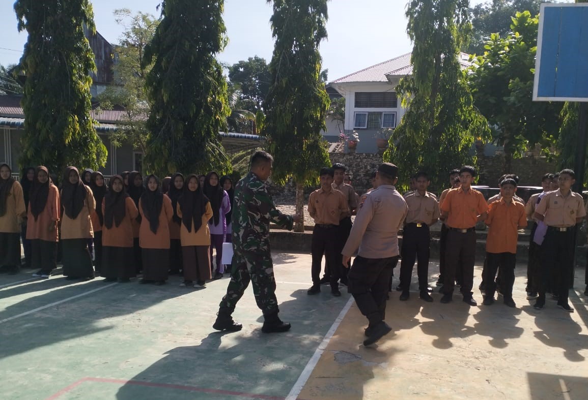 Bhabinkamtibmas Bersama Bhabinsa Seleksi Paskibra di Tingkat Kecamatan Ranah Batahan