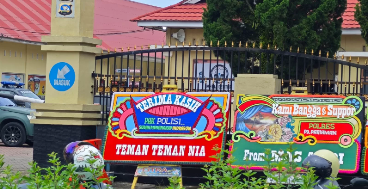 Apresiasi Penangkapan Pembunuh Nia Kurnia Sari, Karangan Bunga Berjejer di Mako Polres Padangpariaman