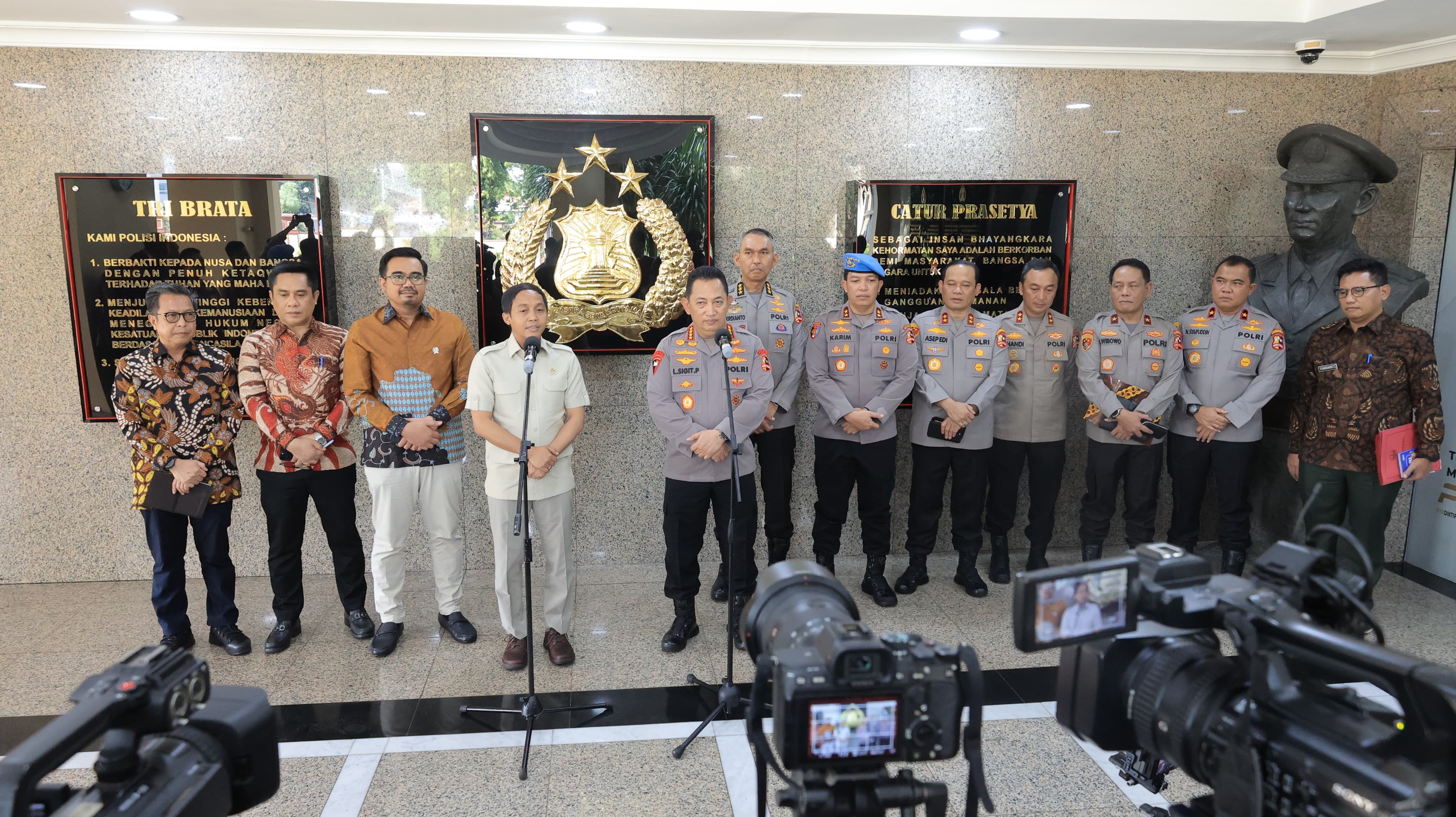 Menhut Raja Juli Temui Kapolri Bahas Penegakan Hukum Kehutanan