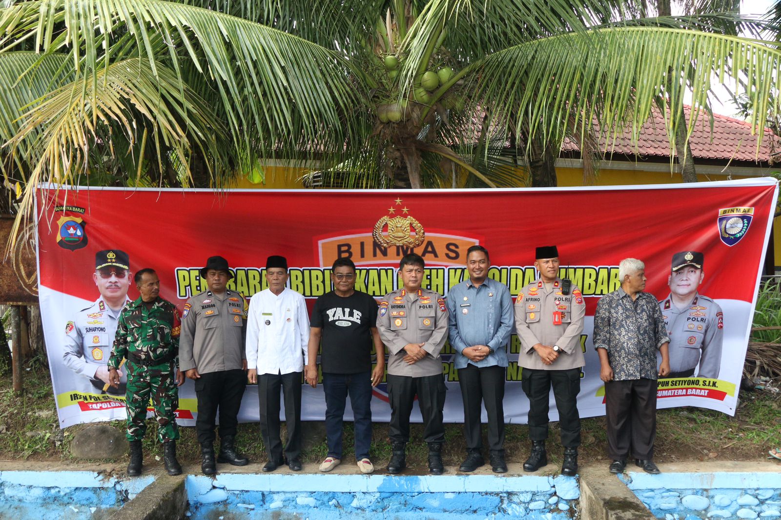 Penebaran 15.000 Bibit Ikan Oleh Kapolda Sumbar Dalam Rangka Melaksanakan Program Presiden Untuk Meningkatkan Ketahanan Pangan Nasional