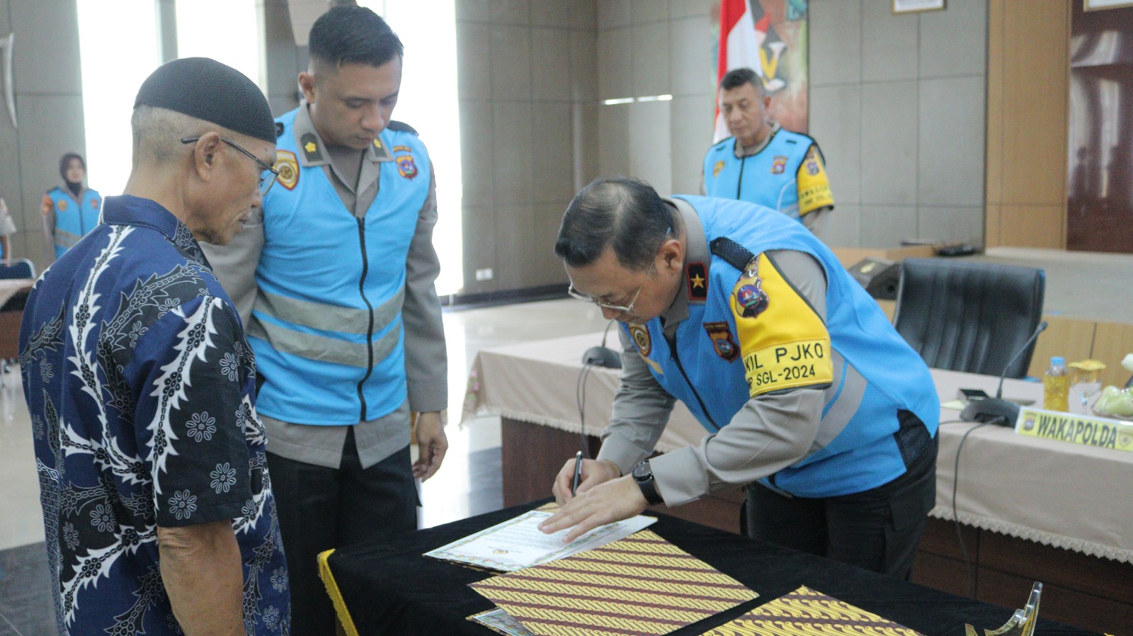 Wakapolda Sumbar Pimpin Penandatanganan Pakta Integritas Penerimaan Bintara Kompetensi Khusus T.A. 2025