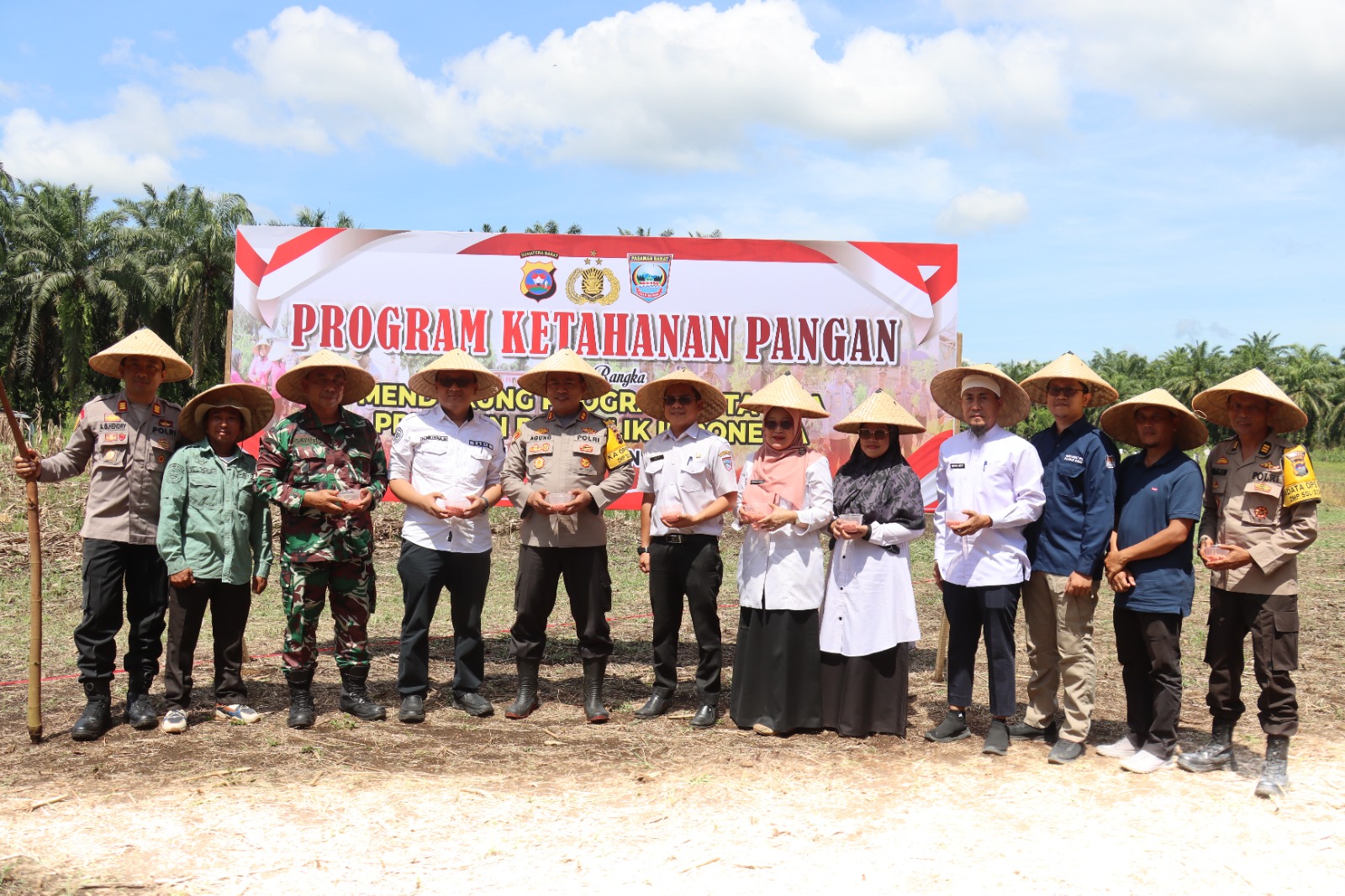 Polres Pasaman Barat Melaksanakan Launching Gugus Tugas Polri Dalam Mendukung Ketahanan Pangan Nasional di Kabupaten Pasaman Barat