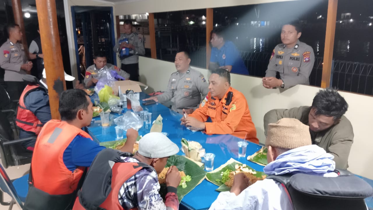 Nyaris Celaka Ditengah Laut Tujuh Pemancing Berhasil Di Selamatkan Ditpolairud Polda Sumbar
