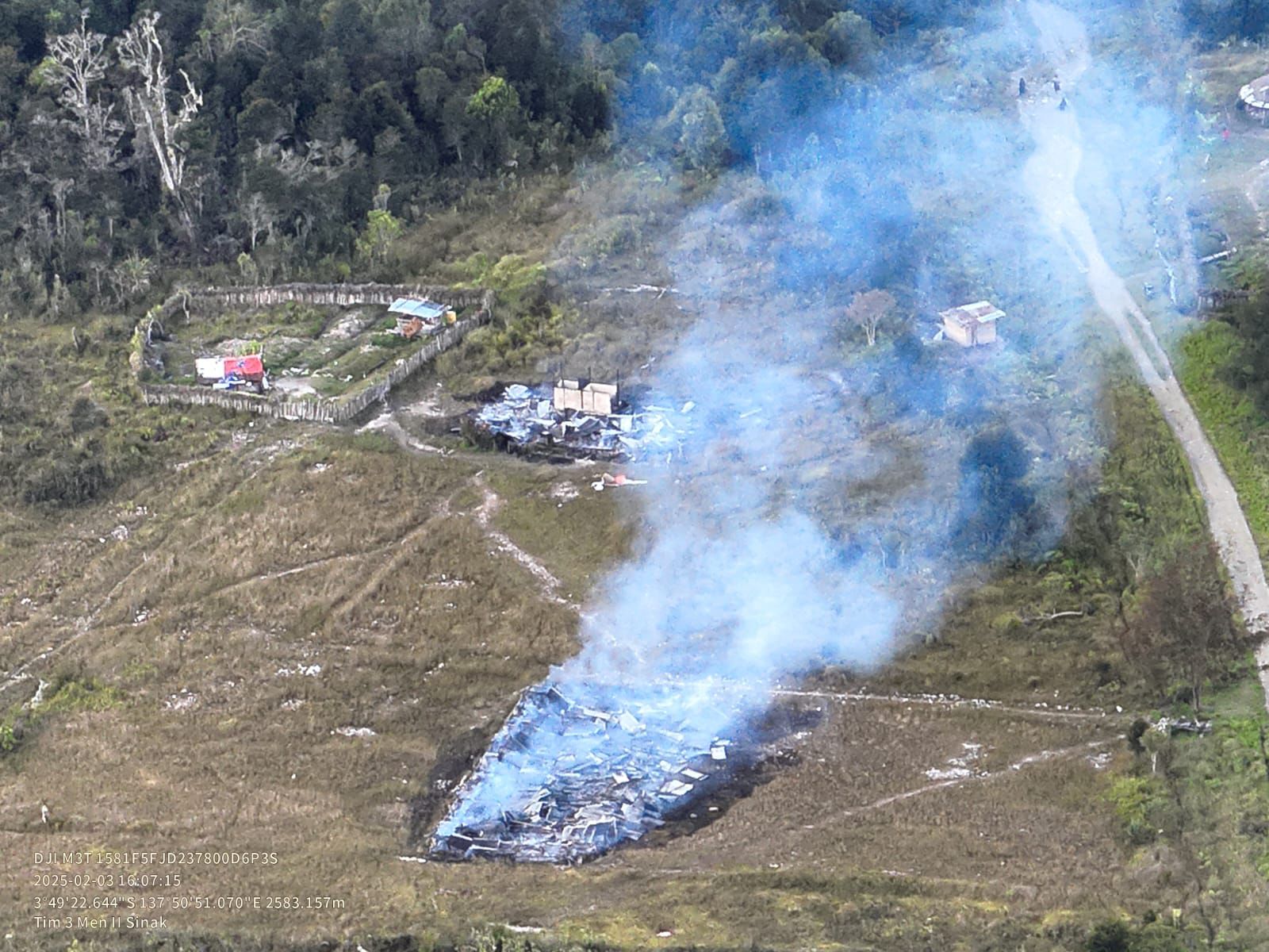 Akibat Perselingkuhan, Komplotan KKB Serang Warga dan Bakar Bangunan