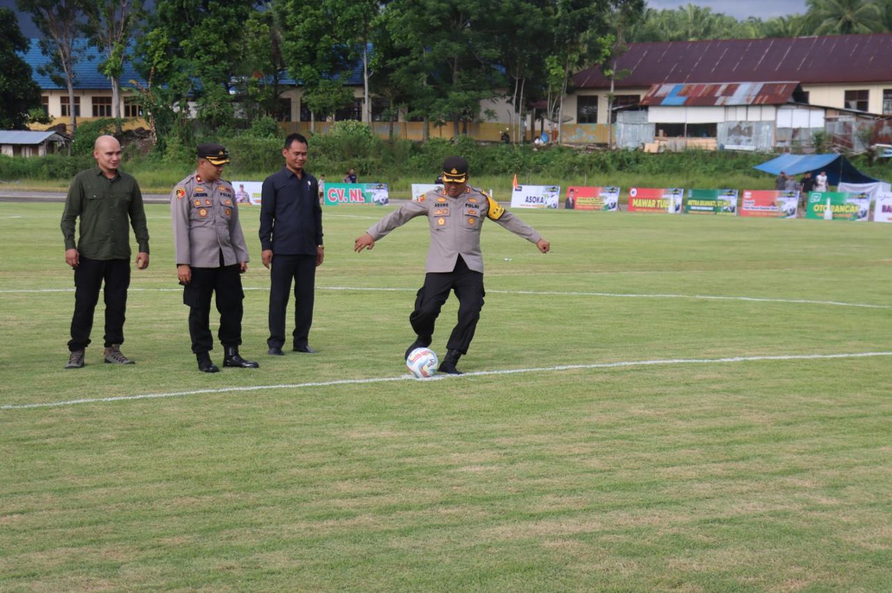 Kapolres Pasaman Barat Buka Secara Resmi Kegiatan Open Turnamen Sepak Bola Kapolres CUP I 2025