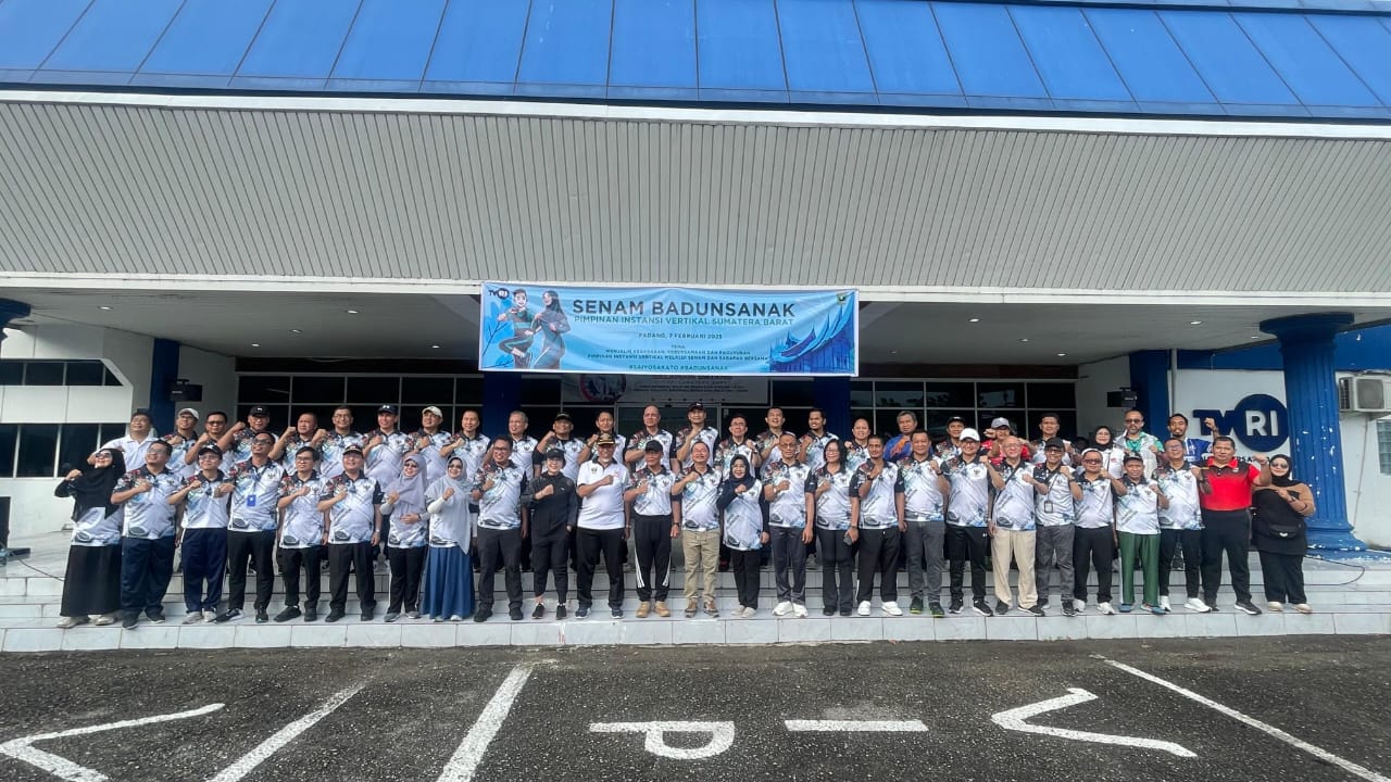 Kapolda Sumbar Hadiri Senam Badunsanak Bersama Pimpinan Instansi Vertikal Sumbar