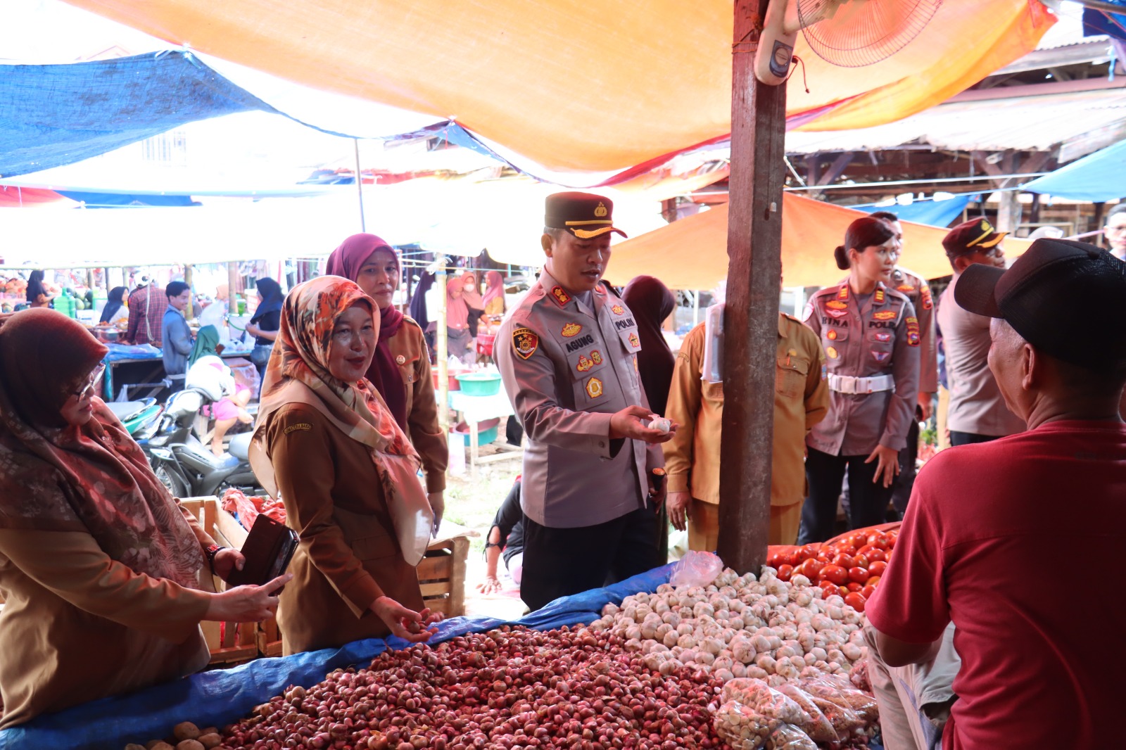 Kapolres Pasaman Barat Bersama Dinas Terkait Pantau Harga Sembako di Pasar Tradisional Kabupaten Pasaman Barat
