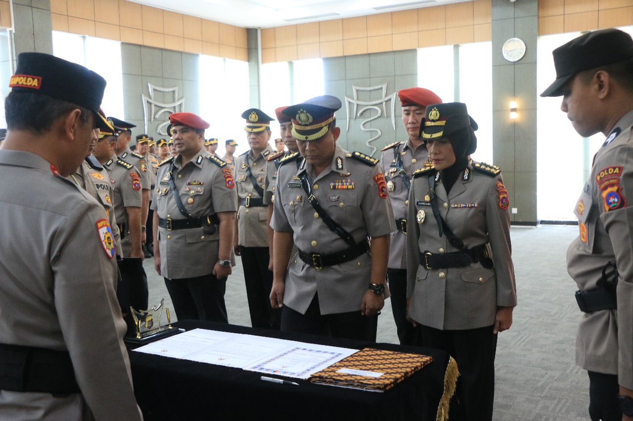 Kapolda Sumbar Pimpin Sertijab beberapa Pejabat Utama Polda Sumbar